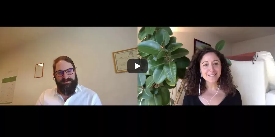 Appel vidéo entre Jonathan Shubs et Hiba de Wiser Humans